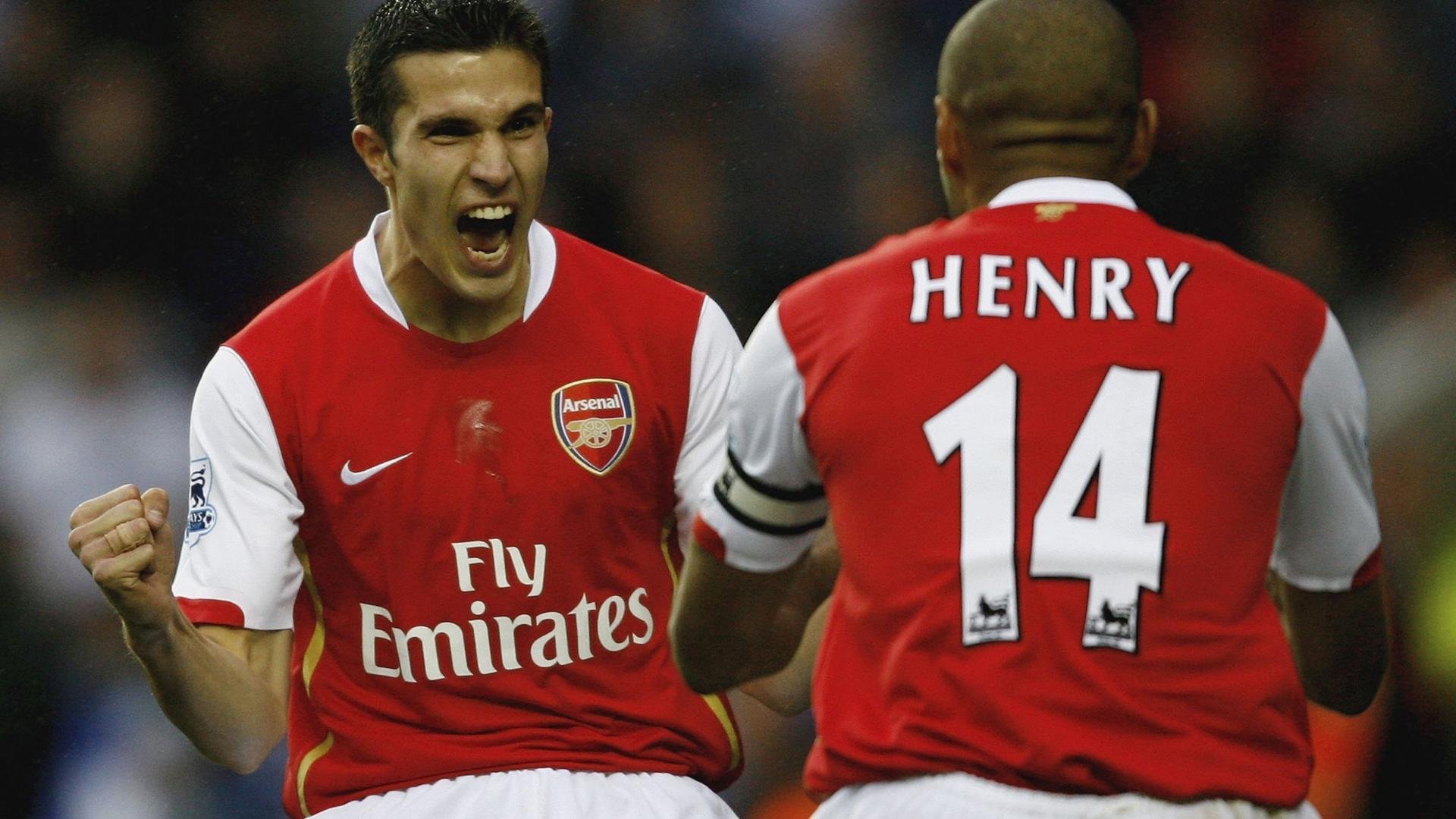 里昂边锋插上拉扯出巨大进攻空间,里昂集锦