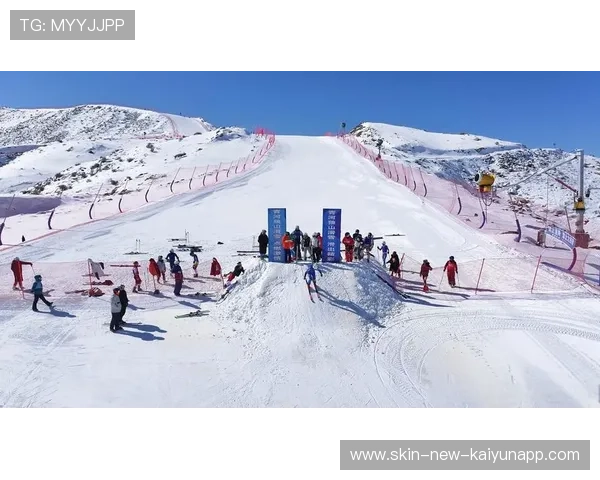 世界滑雪巡回赛在赛道设计上引入更多安全缓冲区减少事故风险，滑雪 赛事